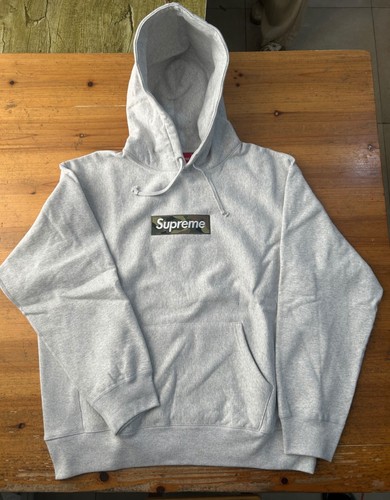 Fw23 supreme camo box - supreme,